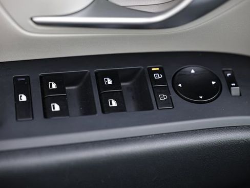 Certified 2025 Hyundai Tucson SE FWD image 16