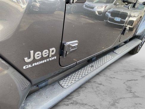 Certified 2022 Jeep Gladiator Overland w/ Popular Equipment Package image 10