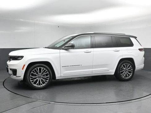 Used 2023 Jeep Grand Cherokee L Summit AWD/4WD image 4