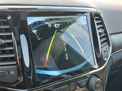 Used 2021 Jeep Grand Cherokee High Altitude image 24