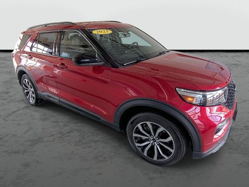 Used 2023 Ford Explorer ST image 4