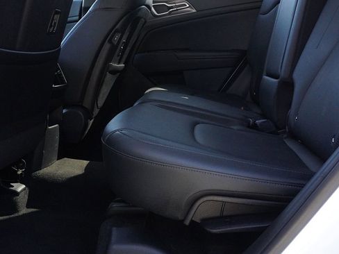 Used 2023 Kia Sportage EX FWD image 29