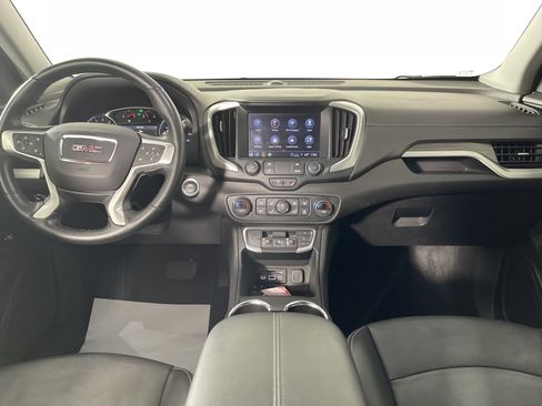 Used 2024 GMC Terrain SLT image 13