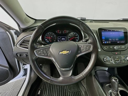 Used 2019 Chevrolet Malibu RS FWD image 11