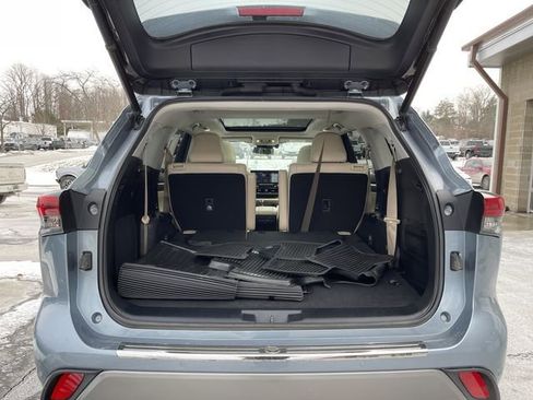 Certified 2021 Toyota Highlander Platinum image 25