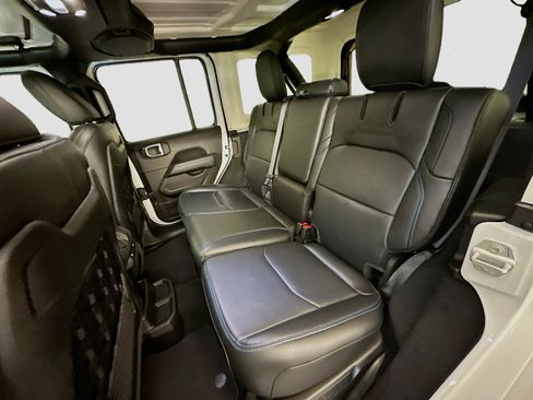 Used 2023 Jeep Wrangler Unlimited Rubicon 4xe w/ Cold Weather Group AWD/4WD image 29