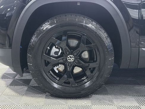 Used 2024 Volkswagen Atlas Peak Edition SEL AWD/4WD image 16