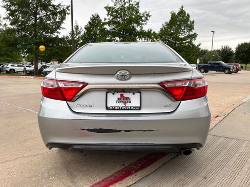 Used 2016 Toyota Camry SE FWD image 7