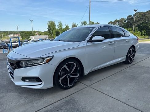Used 2019 Honda Accord Sport image 3