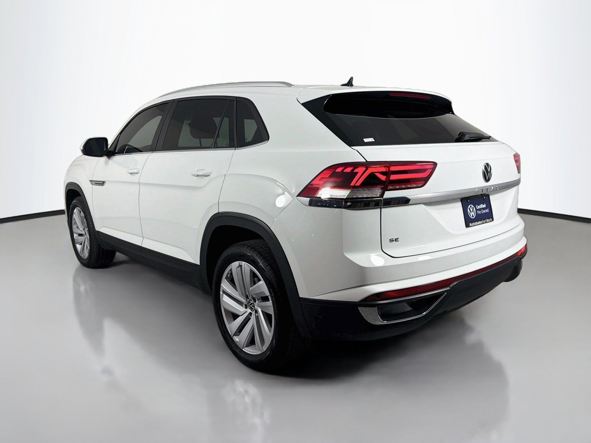 Certified 2023 Volkswagen Atlas Cross Sport SE FWD image 7