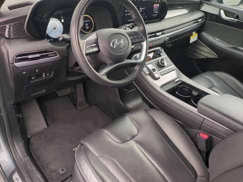 Certified 2024 Hyundai Palisade Calligraphy FWD image 23