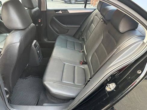 Used 2012 Volkswagen Jetta TDI FWD image 10