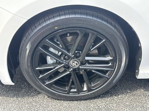 Used 2025 Toyota Camry SE image 12