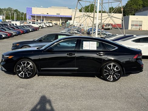 Used 2025 Honda Accord Touring image 7