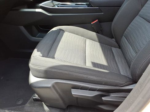 Used 2025 Chevrolet Equinox LT AWD/4WD image 9