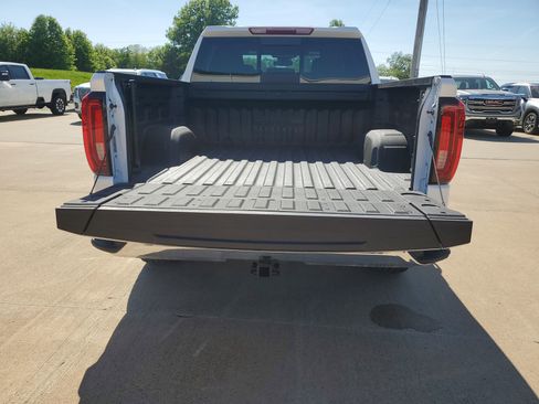 Used 2023 GMC Sierra 1500 SLT w/ SLT Premium Plus Package AWD/4WD image 32