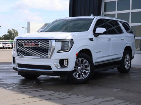 Used 2023 GMC Yukon Denali AWD/4WD image 3
