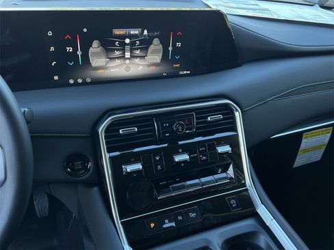 New 2026 Nissan Armada SV image 10