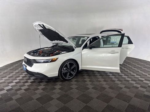 Used 2025 Honda Accord Sport image 14