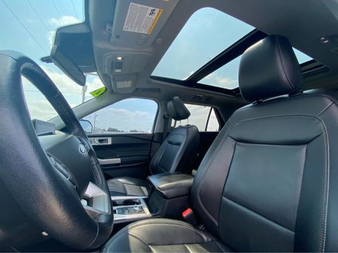 Used 2022 Ford Explorer Limited w/ Equipment Group 301A AWD/4WD image 41