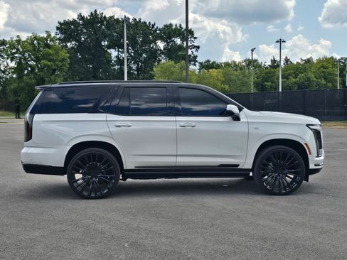 Used 2025 Cadillac Escalade Sport w/ Touring Package AWD/4WD image 8