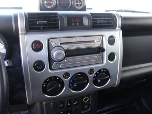 Used 2007 Toyota FJ Cruiser 4WD image 14