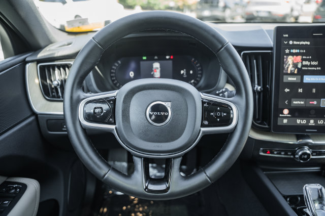 Certified 2026 Volvo XC60 B5 Plus AWD/4WD image 31