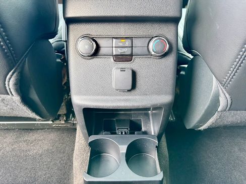 Used 2018 Ford Explorer XLT w/ Equipment Group 202A image 37