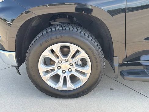 Used 2022 Chevrolet Silverado 1500 LTZ AWD/4WD image 12
