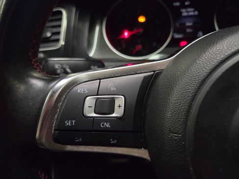 Used 2016 Volkswagen GTI Autobahn w/ Lighting Package (SEL) FWD image 21