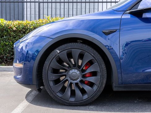Used 2022 Tesla Model Y Performance image 4