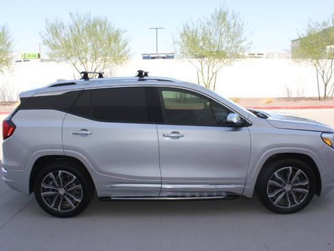 Used 2020 GMC Terrain Denali w/ Denali Premium Package AWD/4WD image 4