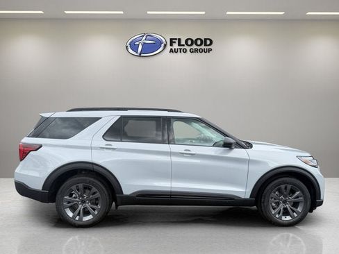 New 2026 Ford Explorer Active w/ Active Comfort Package AWD/4WD image 4