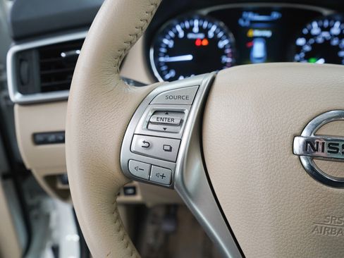 Used 2015 Nissan Rogue SL w/ SL Premium Package image 18