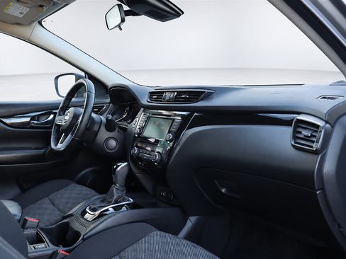 Used 2021 Nissan Rogue Sport SV FWD image 22