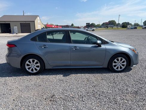 Used 2020 Toyota Corolla LE FWD image 6