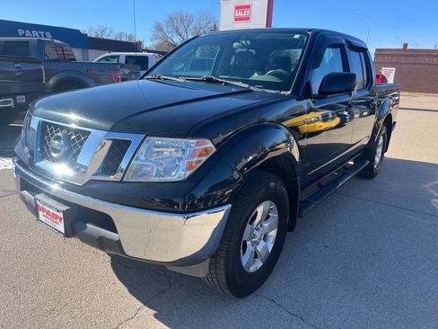 Used 2011 Nissan Frontier SV image 11