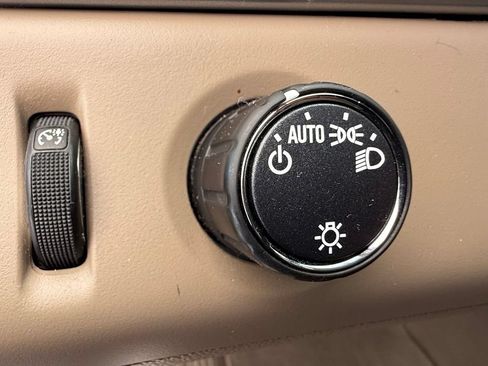 Used 2019 Chevrolet Tahoe LT RWD image 14
