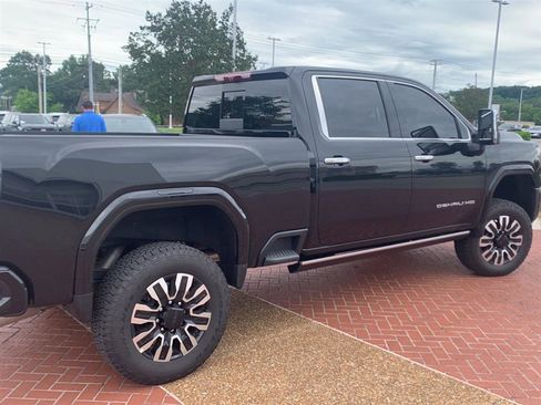 Used 2024 GMC Sierra 2500 Denali Ultimate AWD/4WD image 6