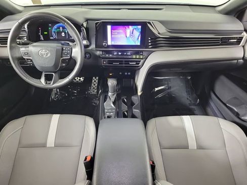 Used 2025 Toyota Camry SE FWD image 16