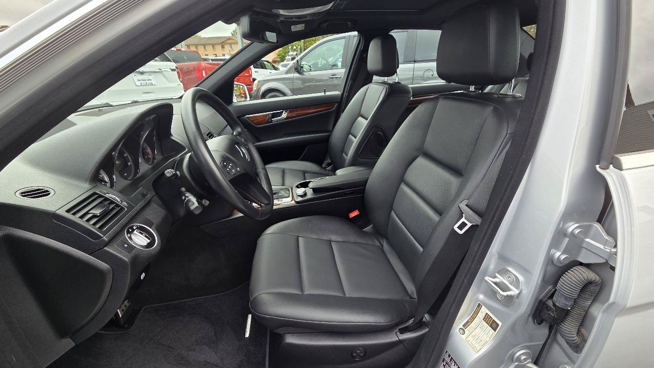 Used 2011 Mercedes-Benz C 300 4MATIC Sedan image 13