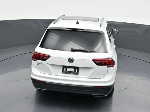 Used 2021 Volkswagen Tiguan SE FWD image 19