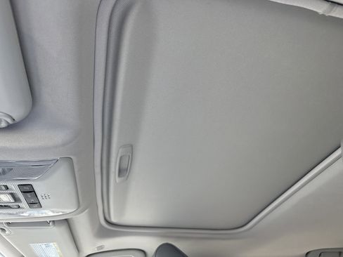 Used 2023 Toyota RAV4 XLE Premium image 30