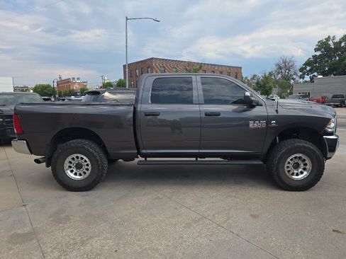 Used 2018 RAM 2500 Tradesman w/ Chrome Appearance Group AWD/4WD image 4