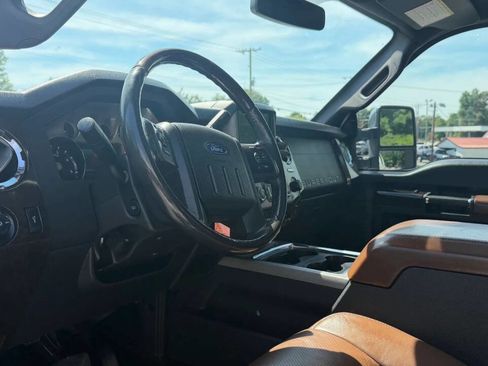 Used 2016 Ford F250 Platinum w/ FX4 Off-Road Package AWD/4WD image 14