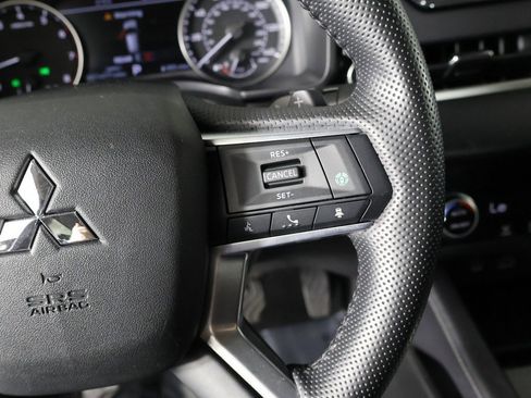 Used 2024 Mitsubishi Outlander SE image 44