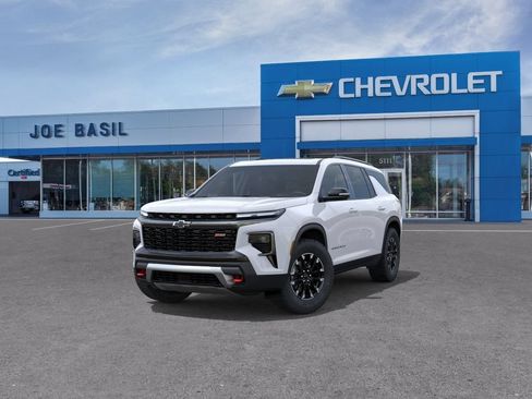 New 2026 Chevrolet Traverse Z71 w/ Driver Confidence Package AWD/4WD image 8