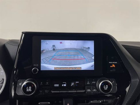 Used 2023 Toyota Highlander XSE AWD/4WD image 18