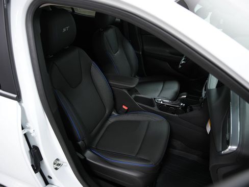 New 2026 Buick Encore GX Sport Touring w/ Comfort Package AWD/4WD image 22