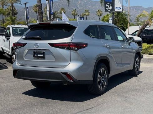 Used 2025 Toyota Highlander XLE FWD image 10